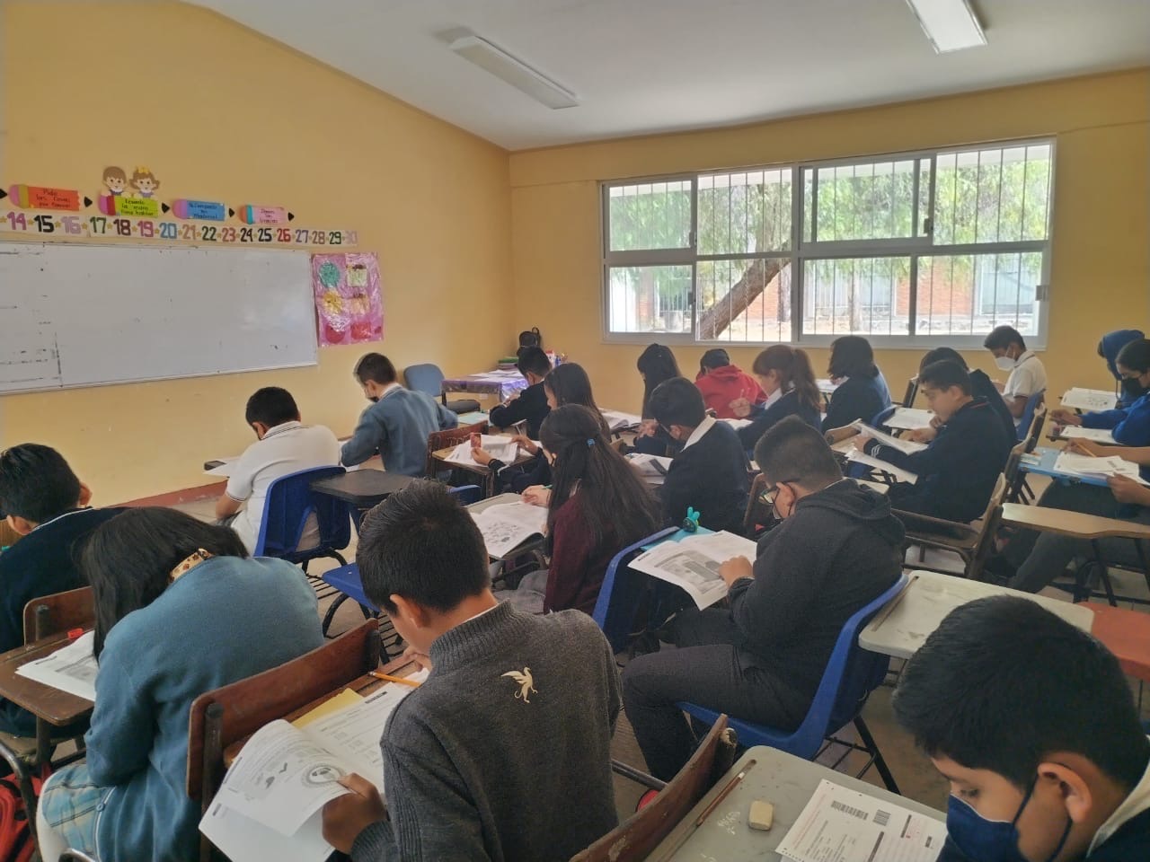 Regresan a clases 367 mil estudiantes de escuelas públicas de educación ...