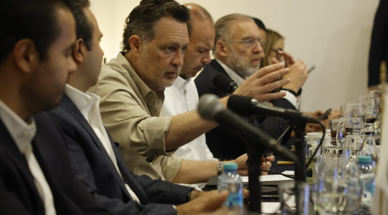 Fortalece Gobernador diálogo con industriales para impulsar el desarrollo de Querétaro