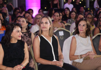 Asiste Car Herrera a pasarela con causa en apoyo a niñas, niños y adolescentes del SEDIF