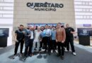 Realiza Felifer Macías encuentro con el equipo profesional de fútbol americano Gallos Negros