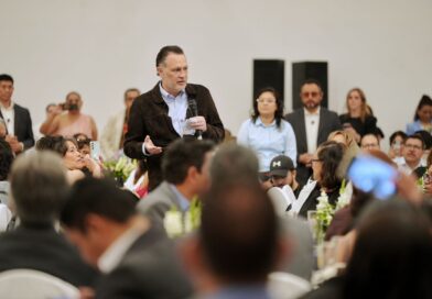Premia Gobierno de Querétaro el compromiso y liderazgo de docentes y directivos
