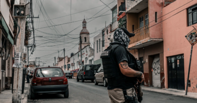 Ejecutan cateos masivos en 10 colonias de la capital; hay una detenida y droga asegurada