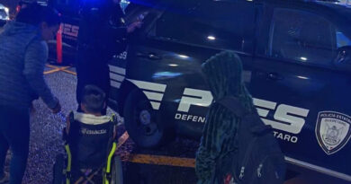 Auxilian a madre e hijos en la Terminal de Autobuses de Querétaro tras sufrir robo en otro estado