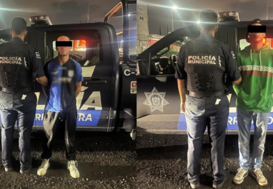 Frustran asalto a transeúnte en Pueblo Nuevo; caen dos con cuchillo en mano