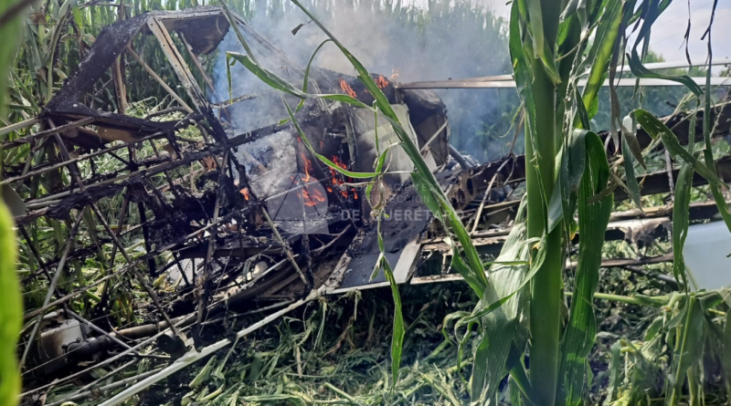 Se desploma aeronave de fumigación en San Juan del Río; piloto sobrevive