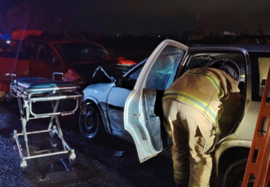 Choque frontal entre dos vehículos sobre la carretera a La Venta deja varios lesionados