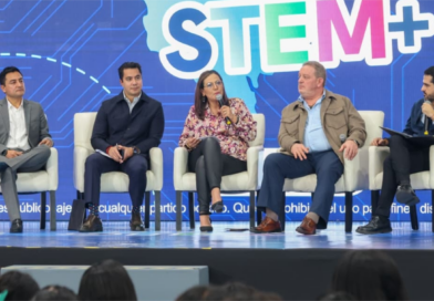 Analizan autoridades y expertos el futuro de la educación en Querétaro